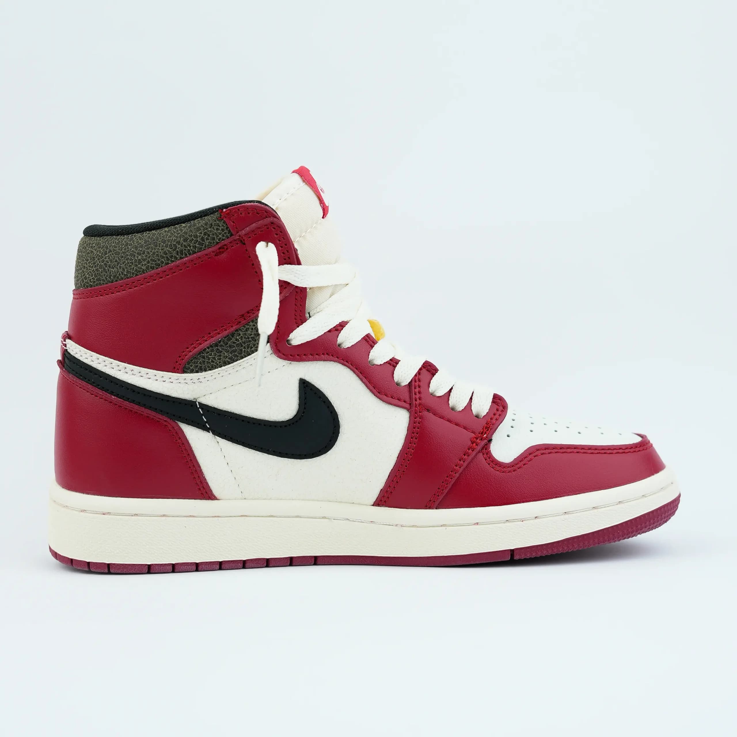 کفش جردن وان شیکاگو | Nike Air Jordan 1 Chicago — تصویر ۸