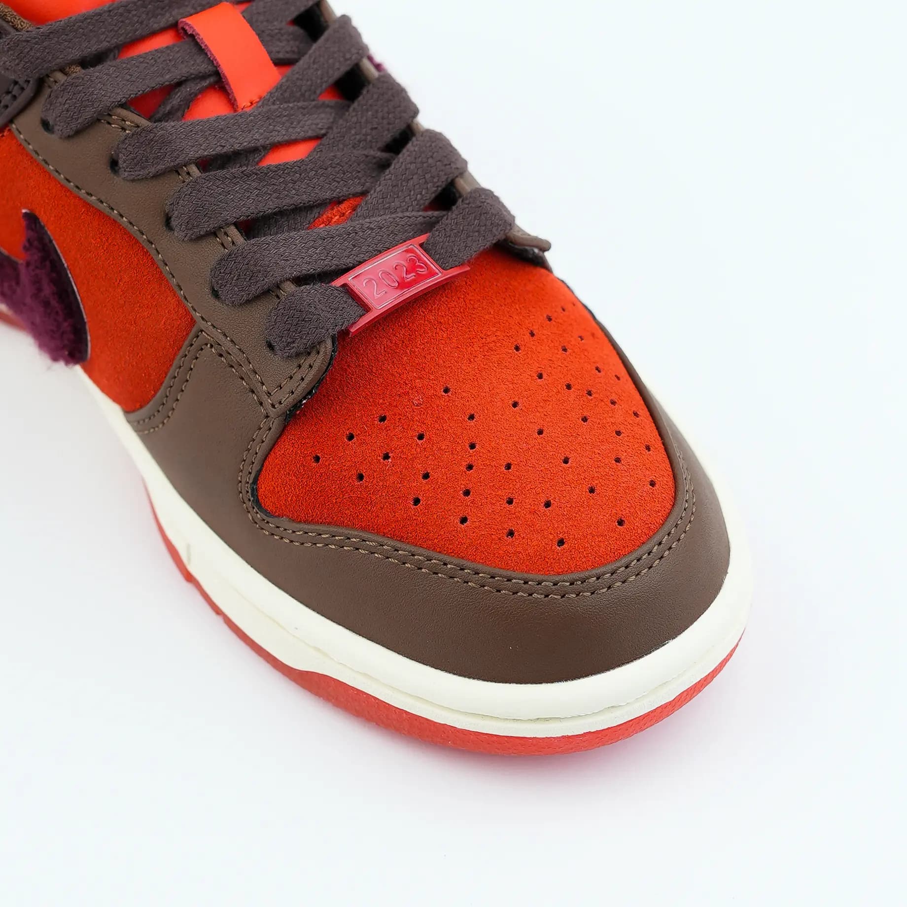 کفش نایک اس بی قهوه ای | Nike SB Dunk Low — تصویر ۲