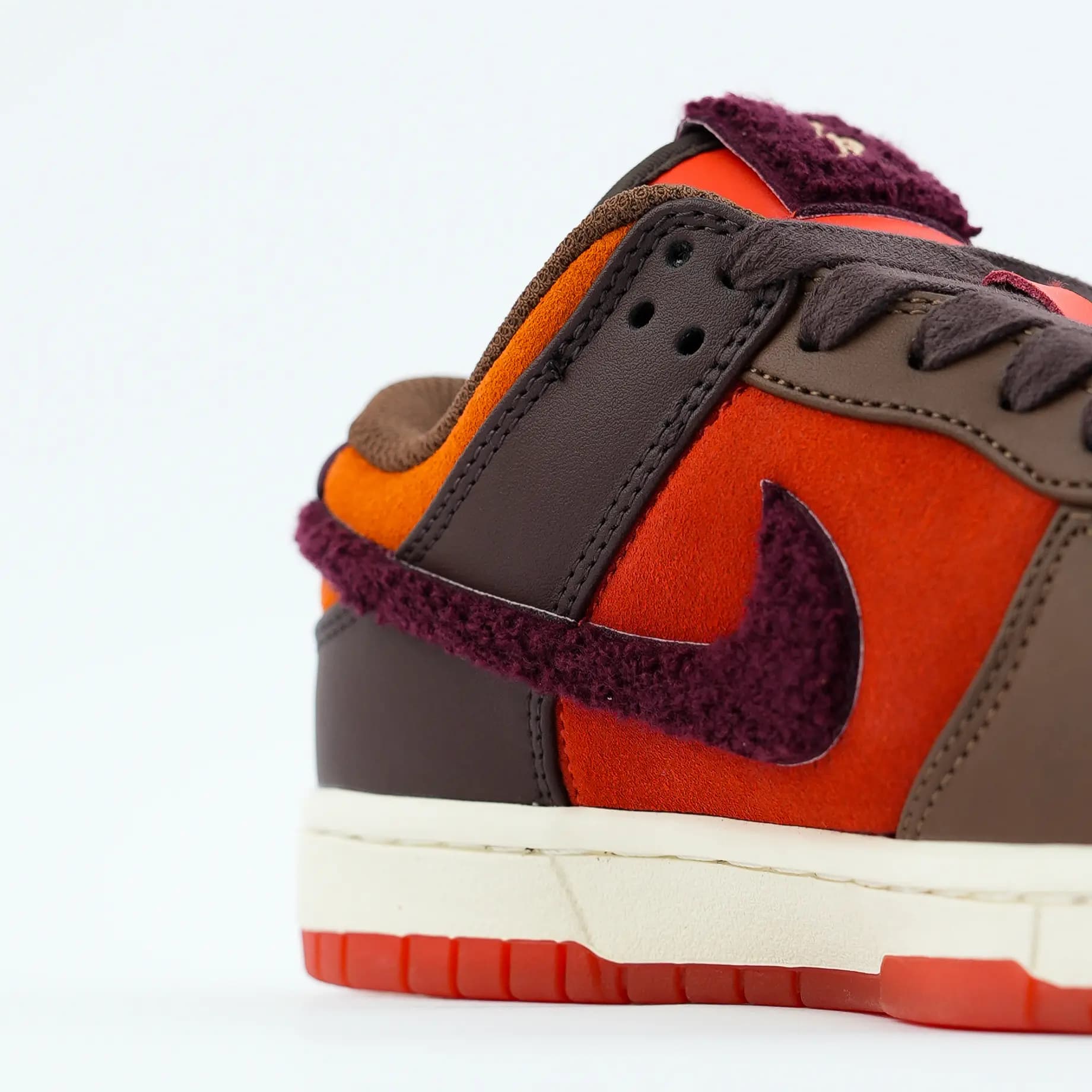 کفش نایک اس بی قهوه ای | Nike SB Dunk Low — تصویر ۳