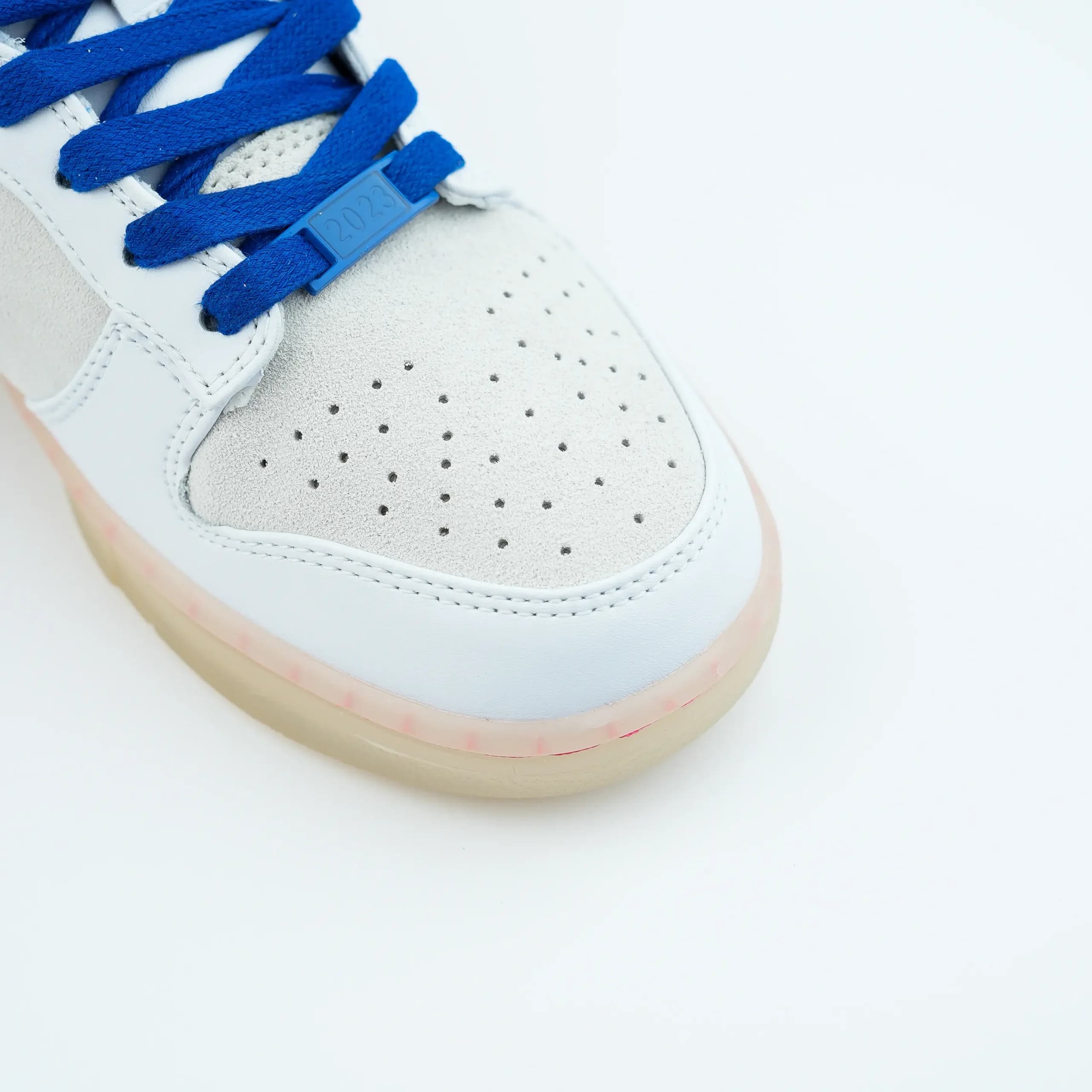 نایک اس‌بی دانک سفید آبی | کفش زنانه Nike SB Dunk — تصویر ۲