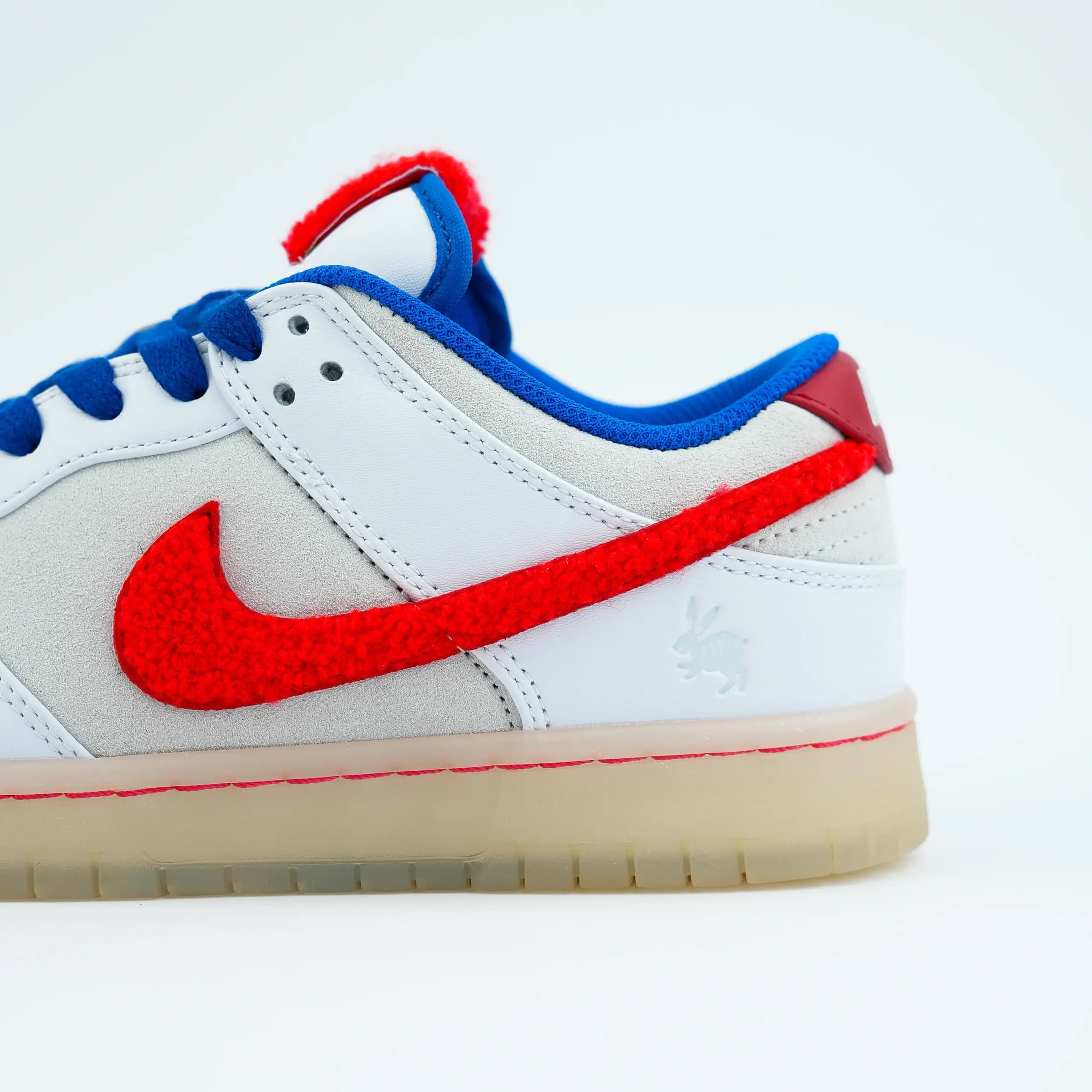 نایک اس‌بی دانک سفید آبی | کفش زنانه Nike SB Dunk — تصویر ۳