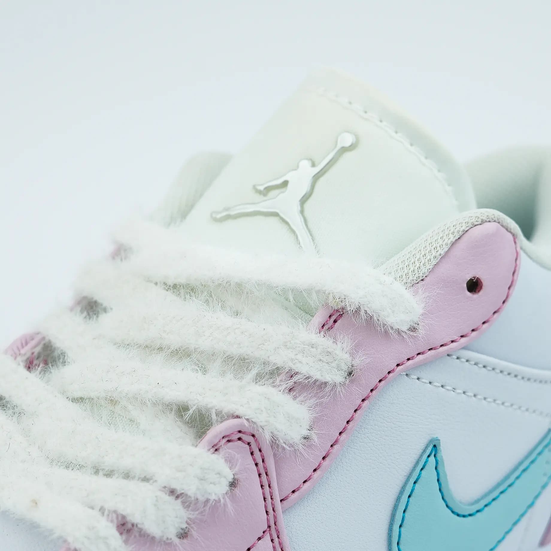 جردن وان لو صورتی آبی | Nike Air Jordan 1 Low — تصویر ۲