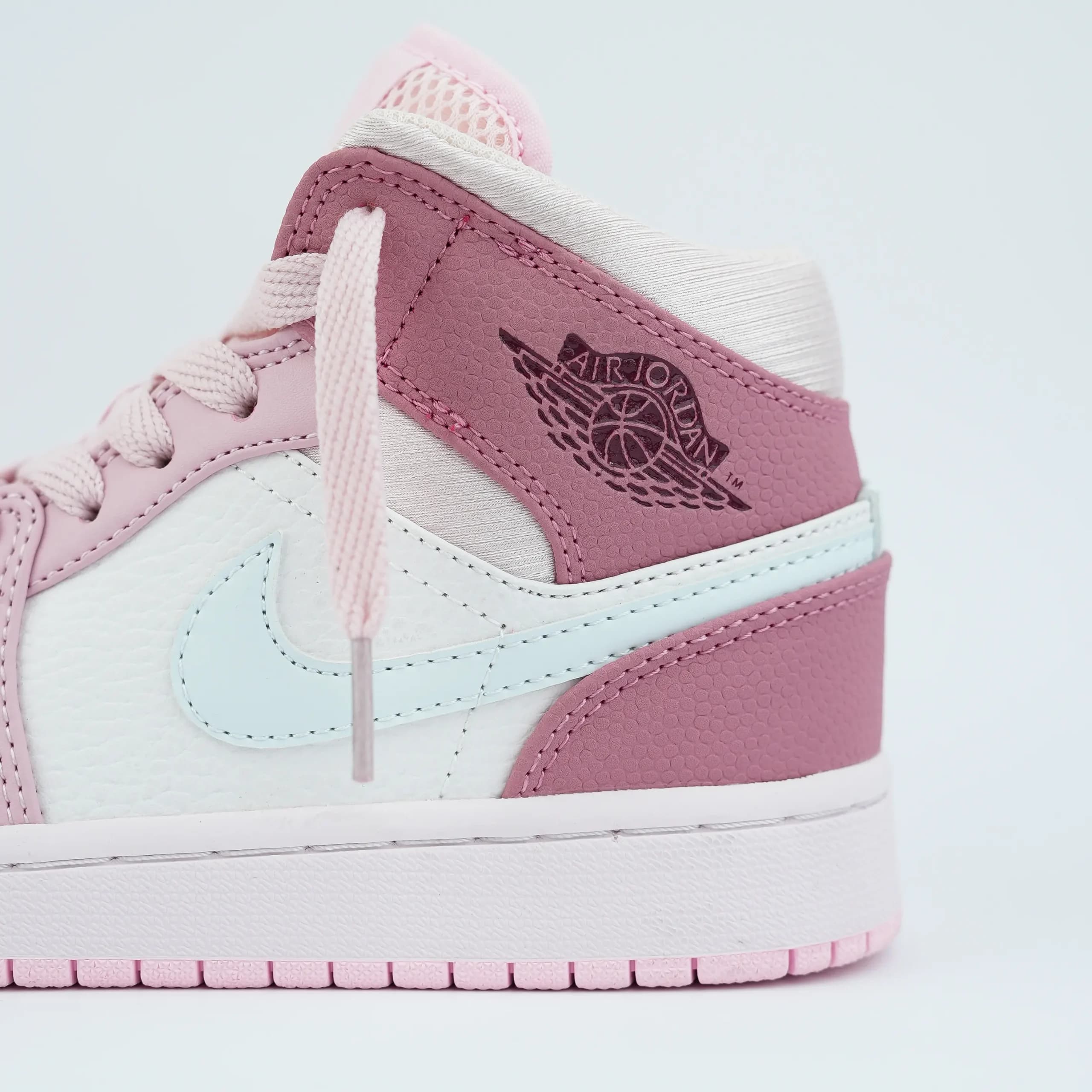 جردن وان صورتی سفید | Nike Air Jordan 1 Mid — تصویر ۵