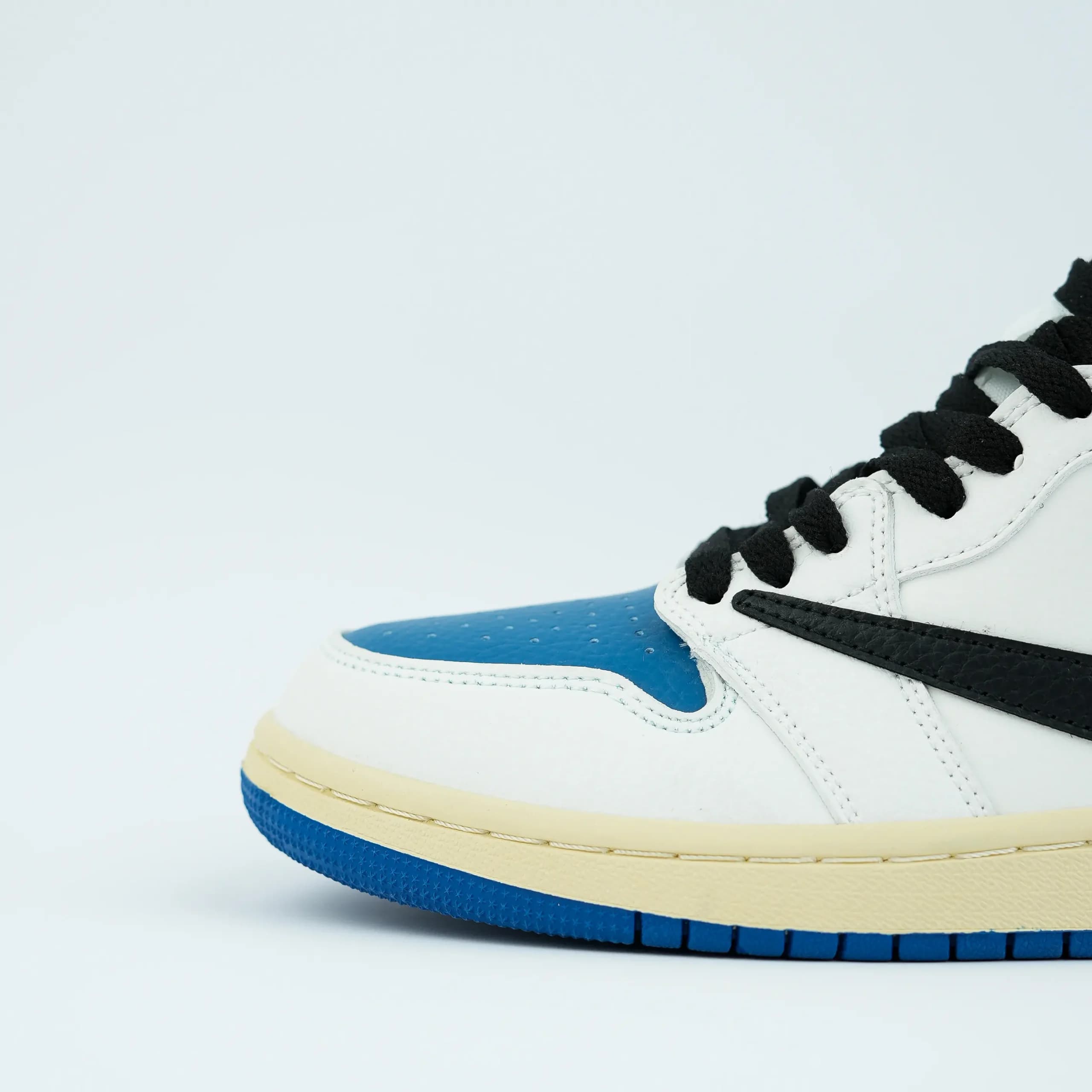 جردن وان ترویس فرگمنت آبی | Nike Air Jordan 1 High — تصویر ۷