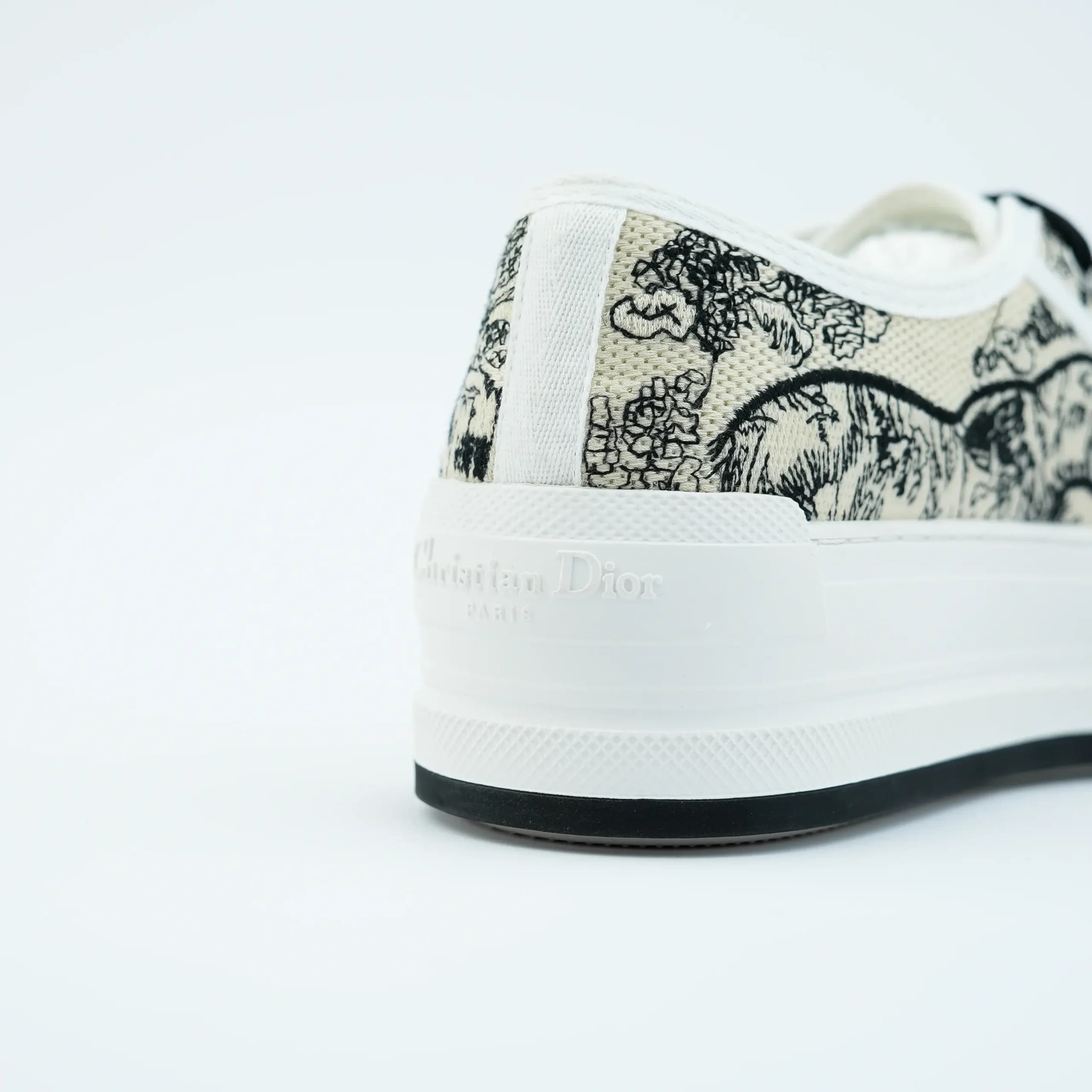کریستین دیور طرح گل‌دار | cheristian Dior Platform — تصویر ۳