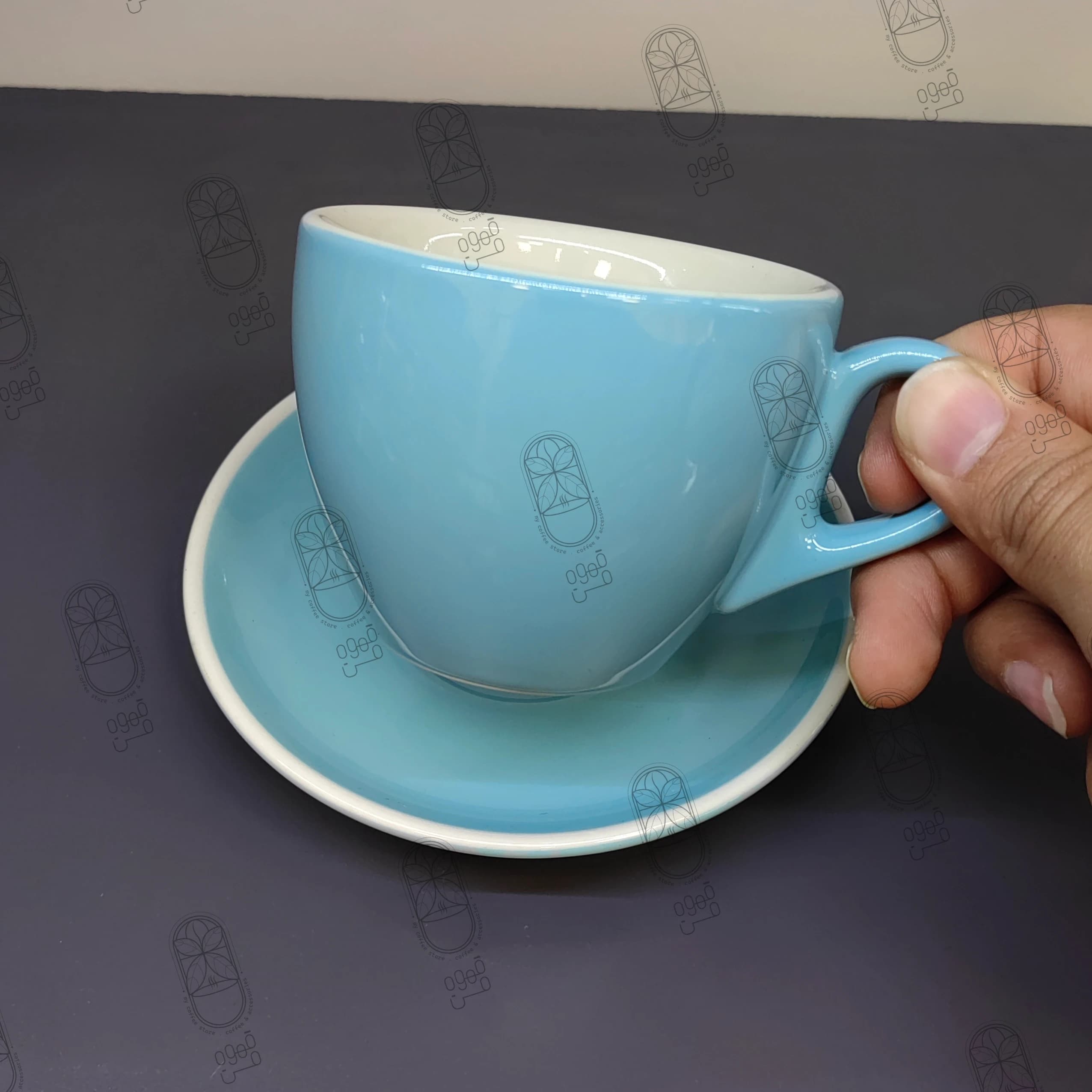 فنجان کاپوچینو خوری — تصویر ۲
