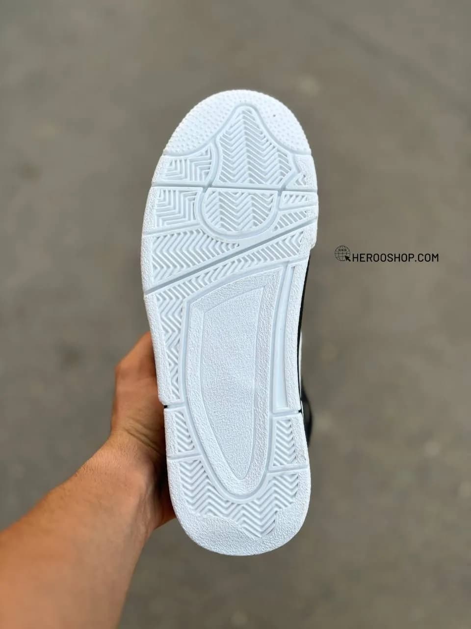 کتونی سایز بزرگ نایک جردن فور / سفید مشکی طوسی / بزرگ پا / کد 401 — تصویر ۹