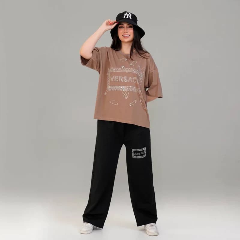 ست راحتی زنانه نگین‌دار Versace آستین سه‌ربع — تصویر ۵