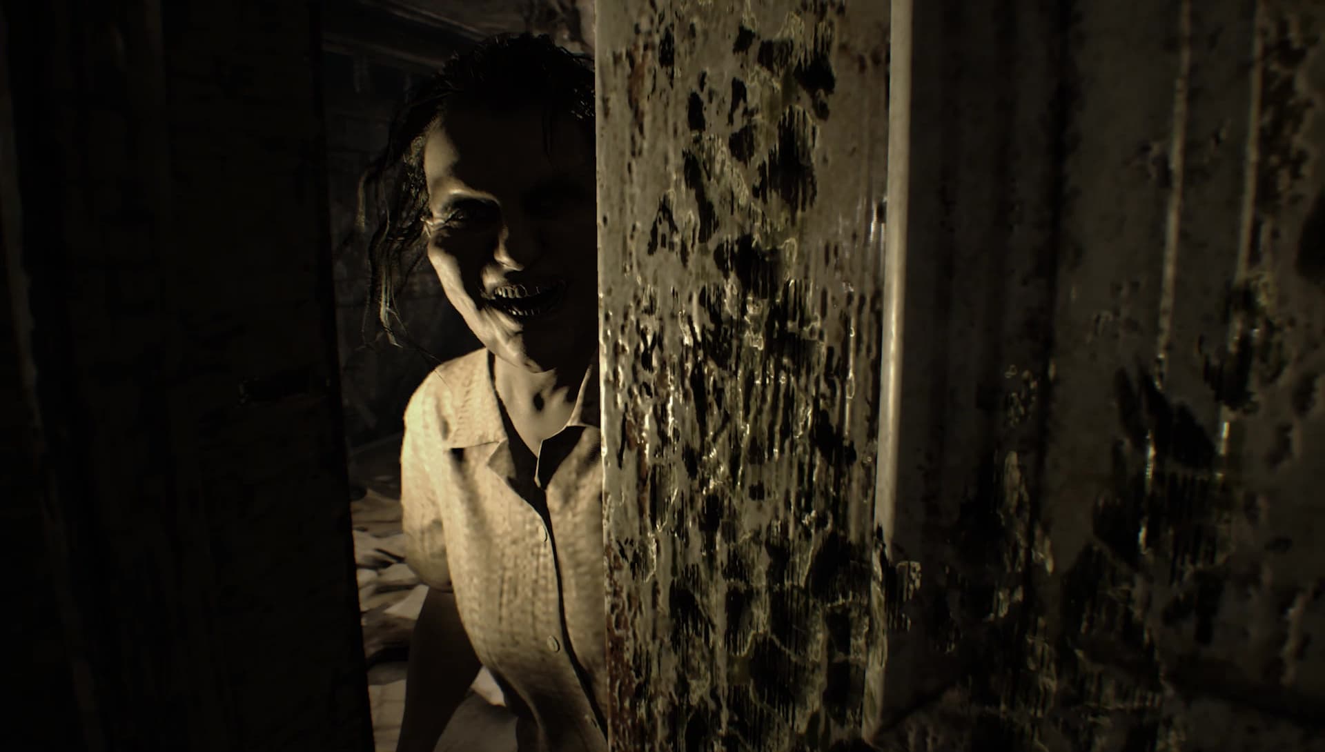 دیسک بازی Resident Evil 7 Biohazard Gold Edition برای پلی استیشن 5 — تصویر ۲