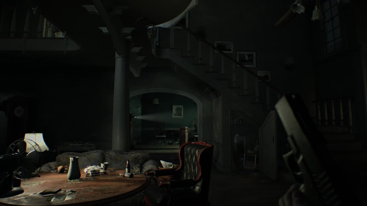 دیسک بازی Resident Evil 7 Biohazard Gold Edition برای پلی استیشن 5 — تصویر ۴