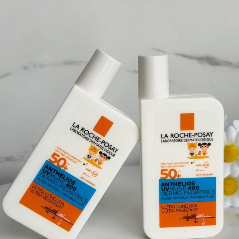 کرم ضد آفتاب کودکان آنتلیوس لاروش پوزای بدون رنگ 50+spf کد 1972 — تصویر ۴
