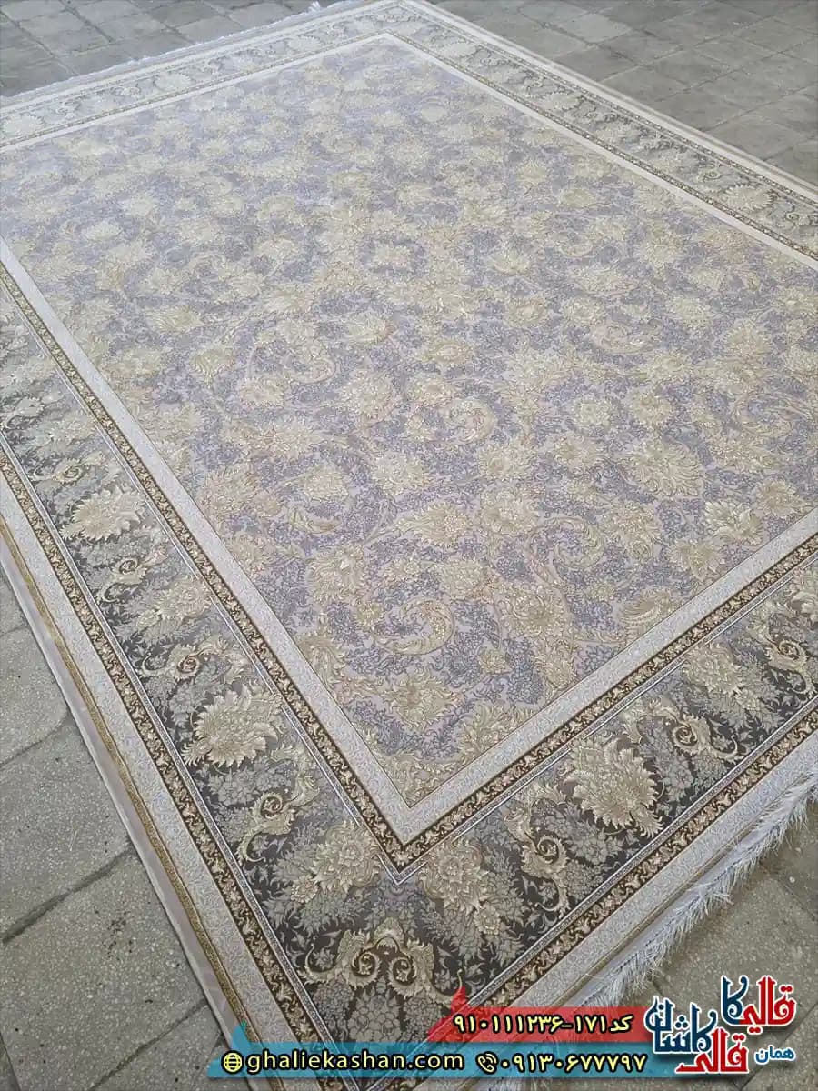 فرش طلاکوب 1200 شانه طرح افشان مه نگار رنگ طوسی فیلی گل برجسته کاشان — تصویر ۳