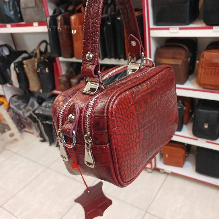 کیف دستی و ارایش دخترانه چرم طبیعی — تصویر ۴
