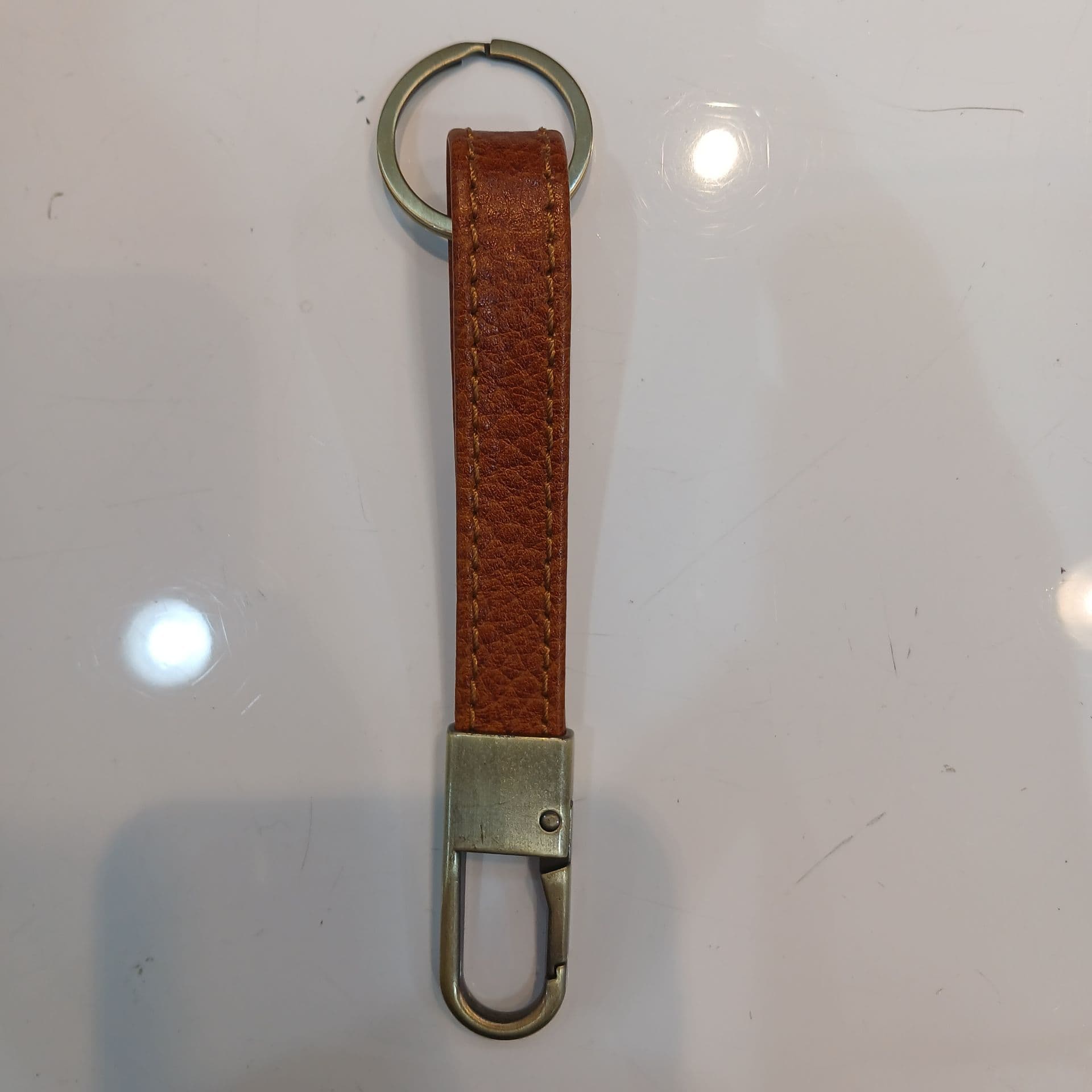 جاکلیدی و جاسوییچی نواری چرم طبیعی کد p2nh — تصویر ۲
