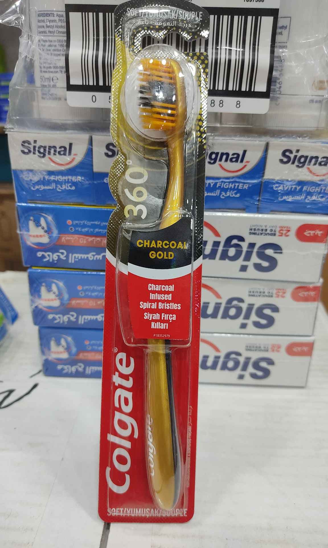 مسواک کولگیت مدل Colgate 360 Charcoal Gold با برس زغالی مارپیچی و سری نرم تخصصی**
