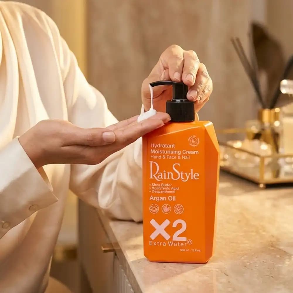 کرم آبرسان و مرطوب‌کننده دست، صورت و ناخن رین استایل (RainStyle) مدل روغن آرگان (Argan Oil) حجم ۳۰۰ میلی لیتری — تصویر ۴