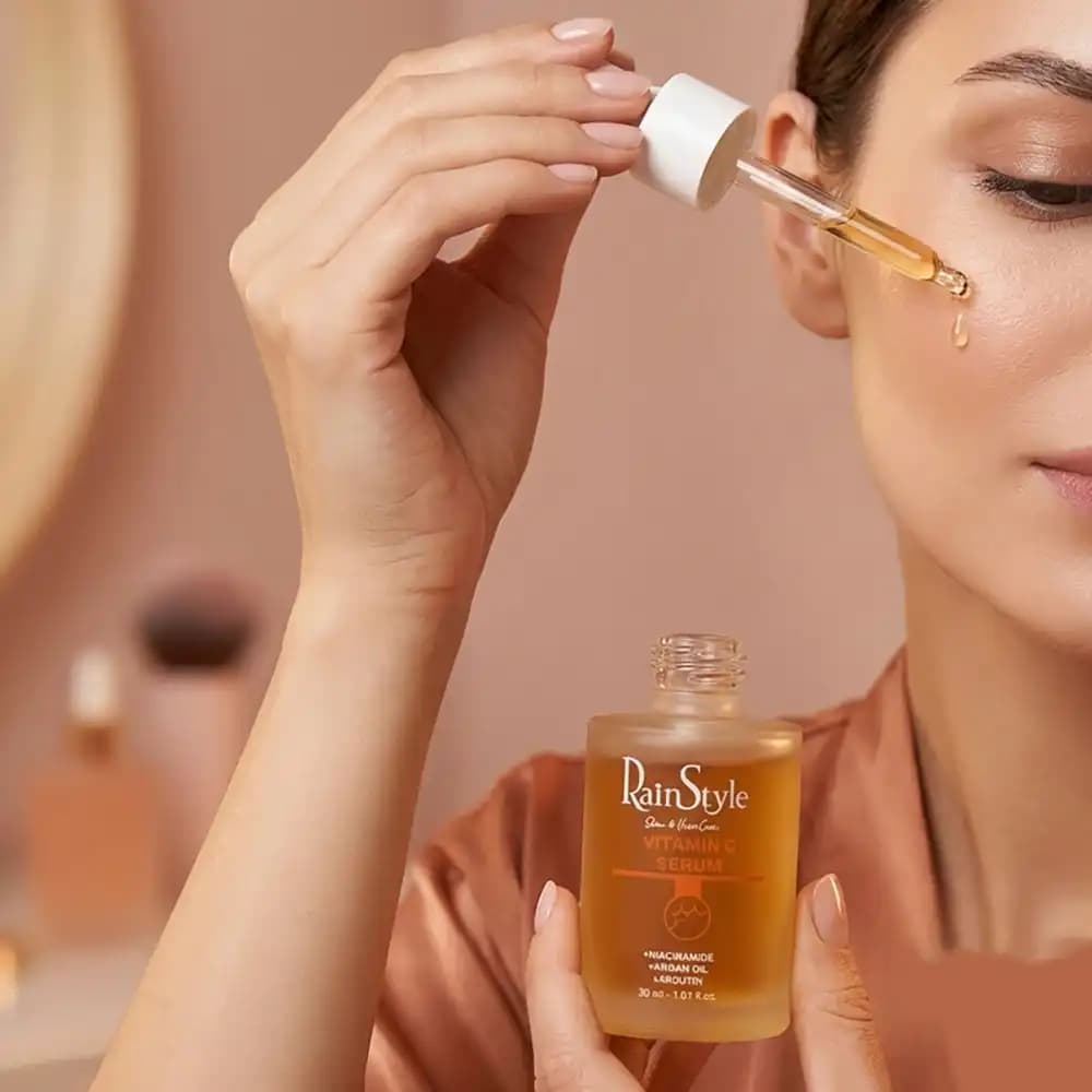 سرم ویتامین C صورت رین استایل (RainStyle) مناسب انواع پوست حجم ۳۰ میلی‌لیتر — تصویر ۴