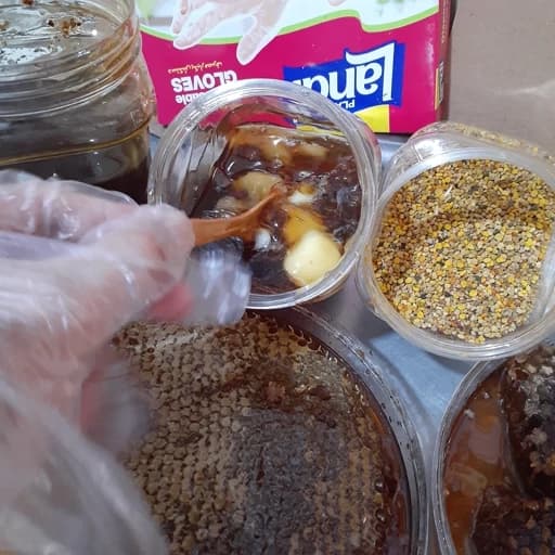 ارده عسل سیاه ژل رویال درجه یک اسباب شده له شده مقوی خالص