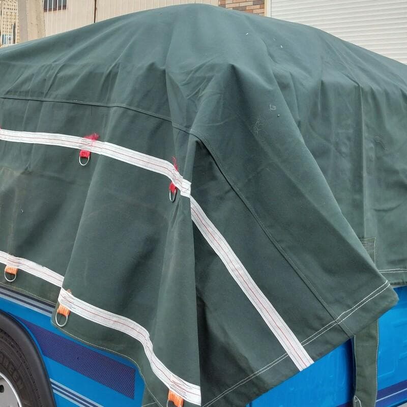 چادر برزنت 3 و نیم در 4 و نیم نیسان با قلاب دوخت سفارشی وبا طناب سایز 16 متری مناسب تره بار — تصویر ۲