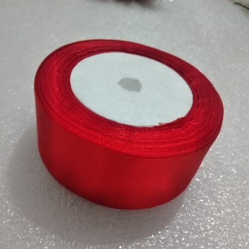 روبان قرمز ساتن ۴ سانتی و متراژ ۳۳ متر(یک توپ)