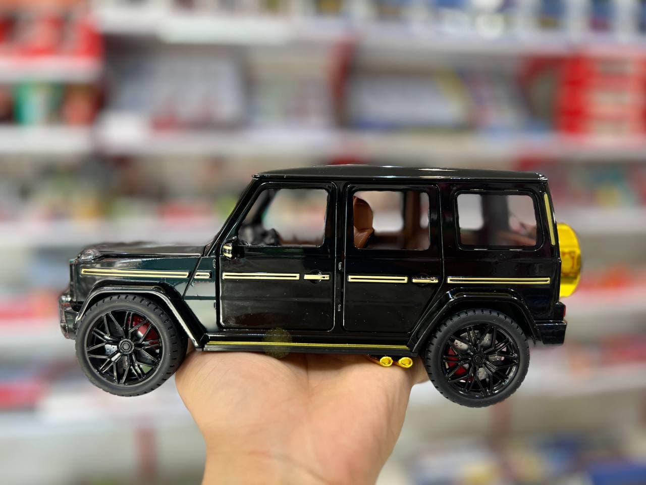 ماشین بازی مدل Mercedes Benz G63 — تصویر ۸