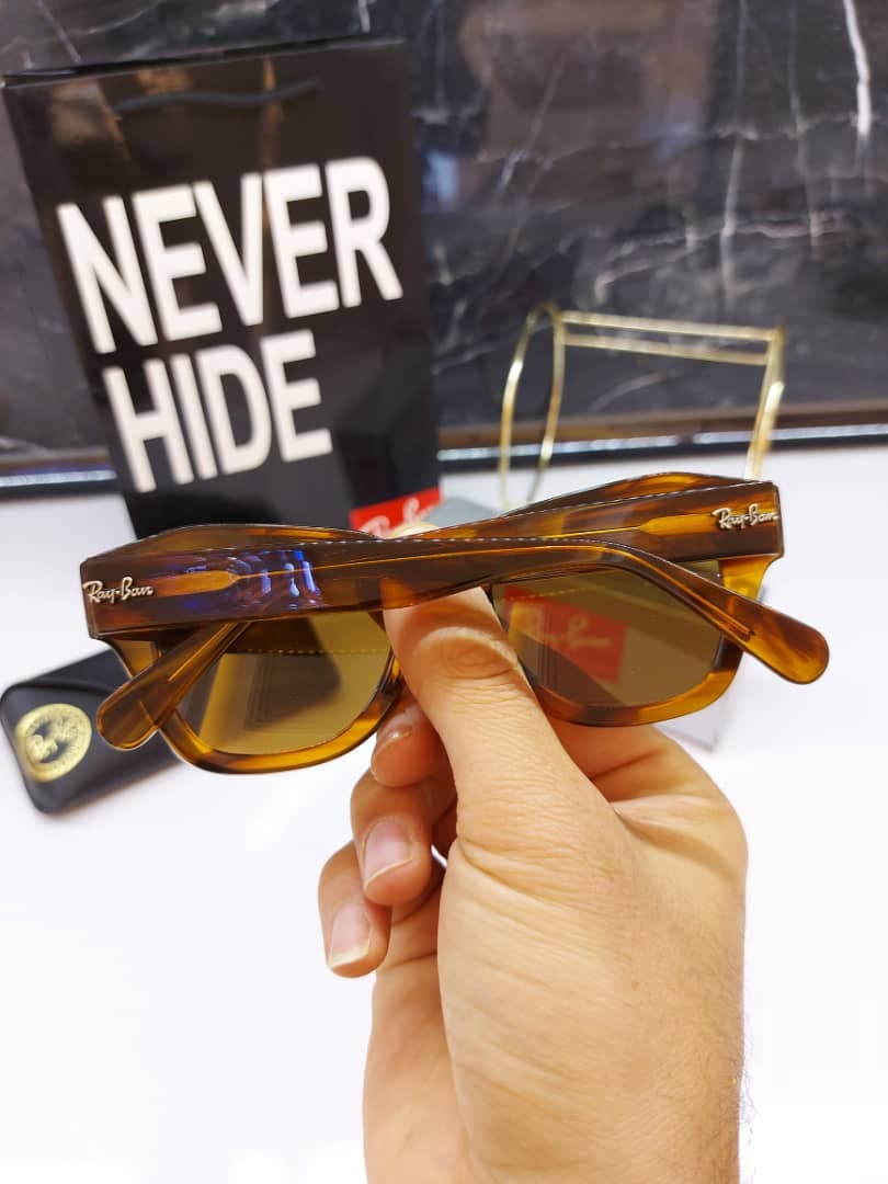عینک آفتابی ریبن مدلRAYBAN2186 — تصویر ۴