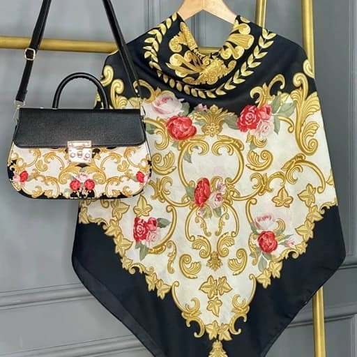 ست کیف و روسری (شال) طرح رز فرفوژه مشکی طلایی روسری نخی قواره بزرگ قواره 130