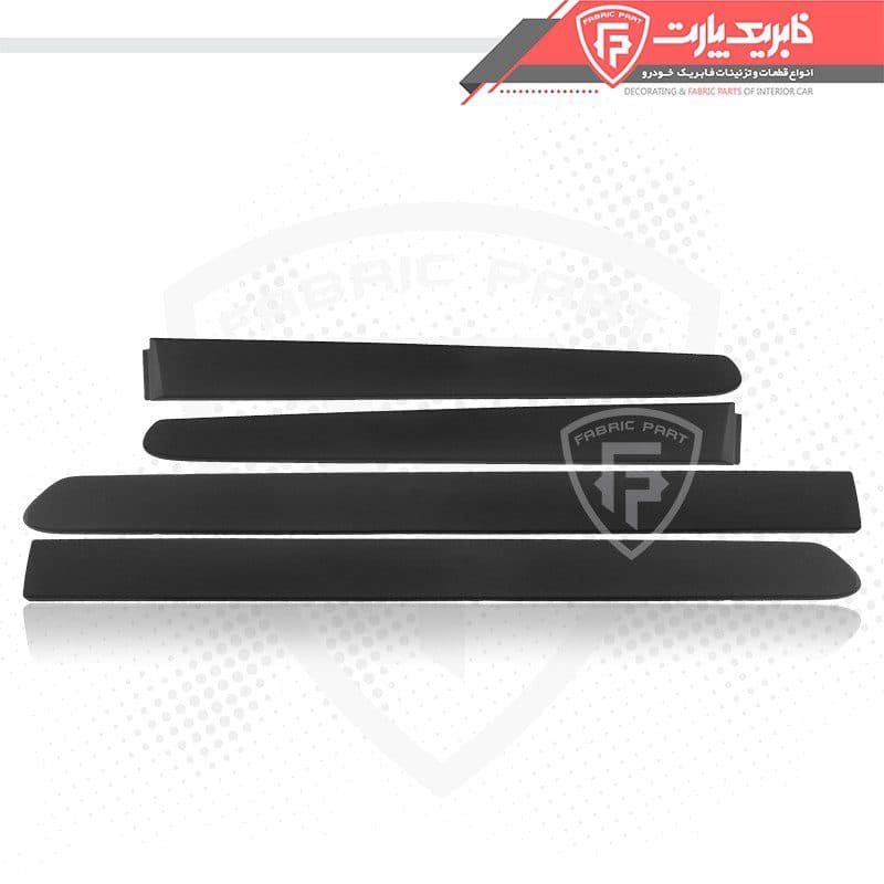 زه پلاستیکی روی درب رانا جلو چپ