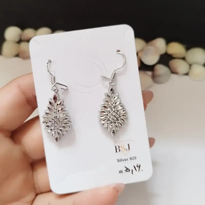 گوشواره نقره آویز سوپرتراش عیار 925 با روکش طلا سفید زنانه — تصویر ۱۰