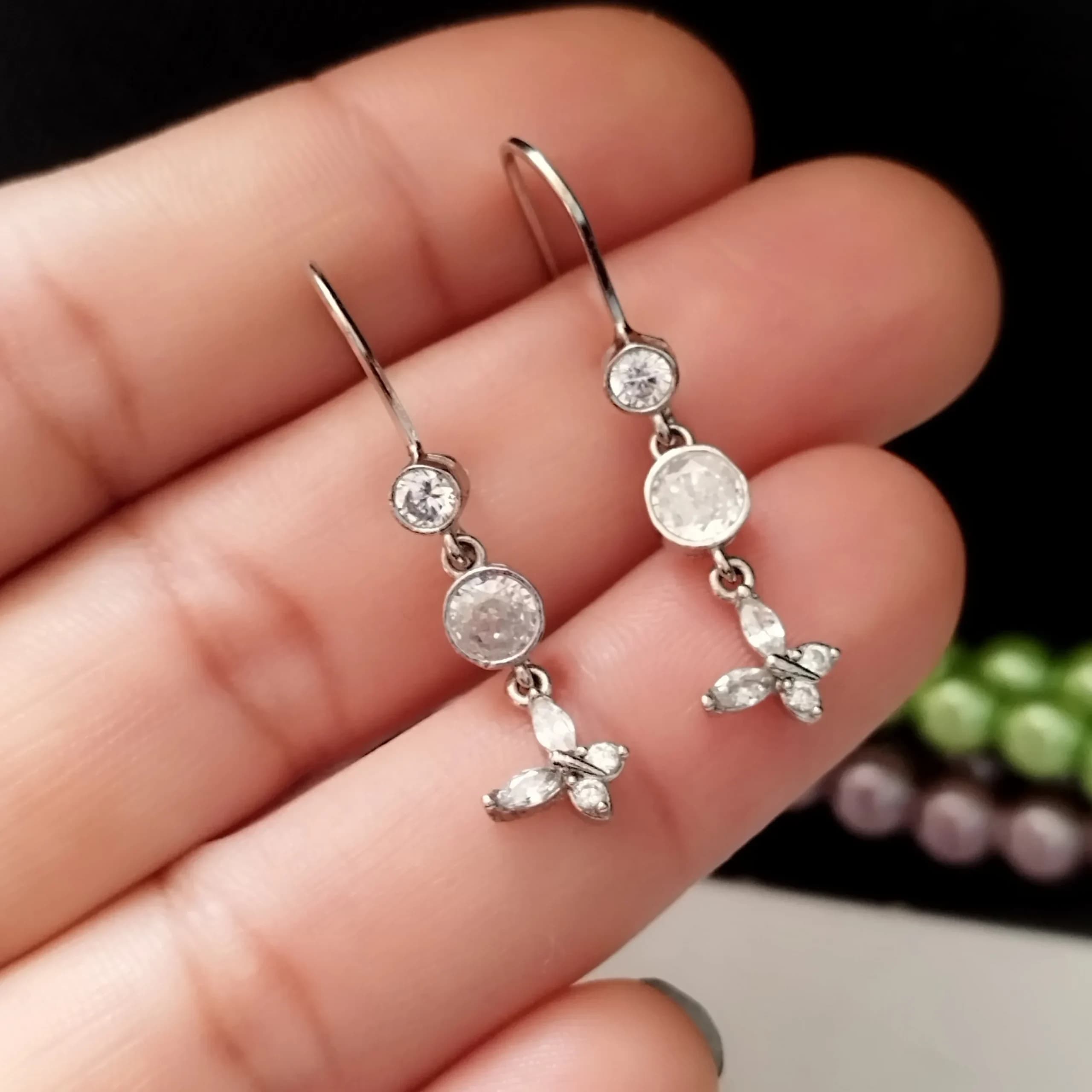گوشواره نقره زنانه آویز عیار 925 طرح پروانه رنگ نقره ای — تصویر ۸