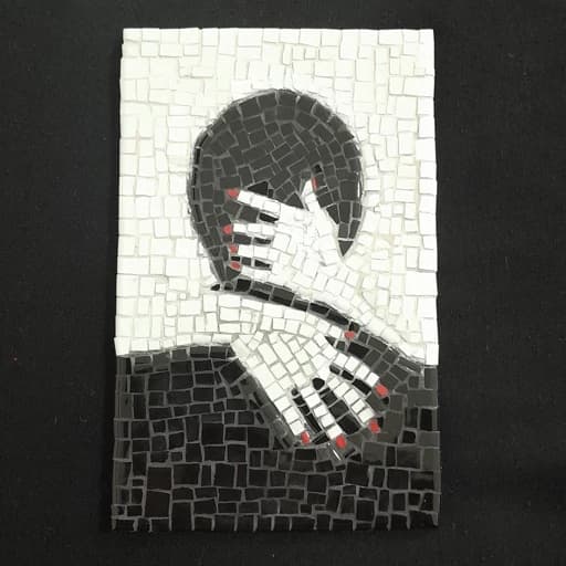 تابلو نقاشی موزاییک کوچک روبه آغوش روشنایی ساخته شده با کاشی استخری
