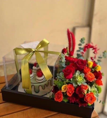 کیک تولد و گل برای تولد پسر چی بگیرم