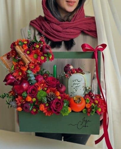 کیک تولد و باکس گل تبریک تولد برای جاری