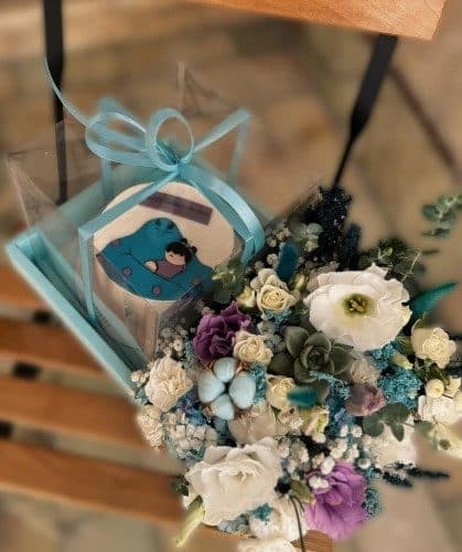 گل تولد و کیک برای همسر