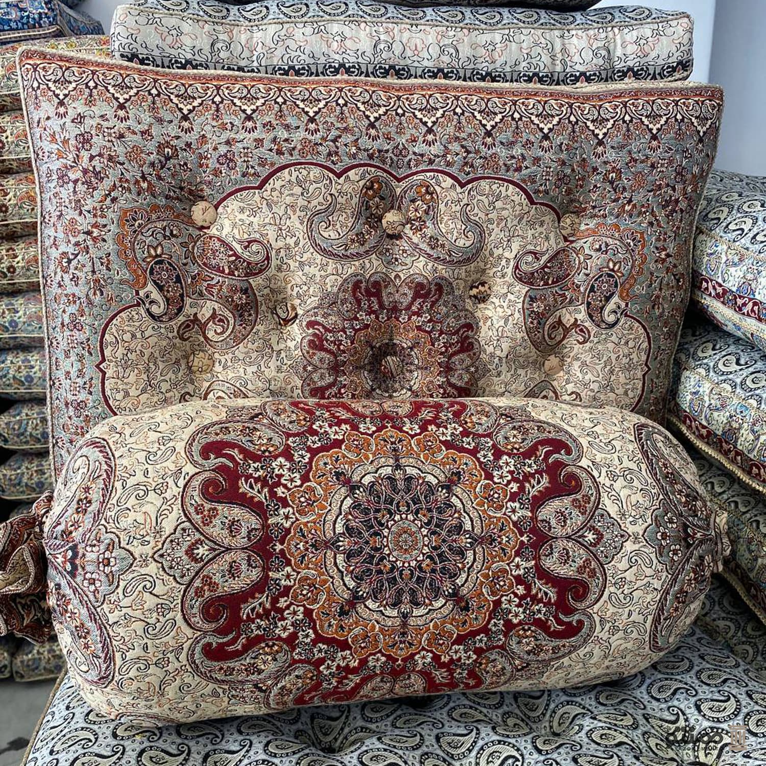 پشتی سنتی ترمه ترنج – بسته 2 عددی کرم — تصویر ۴