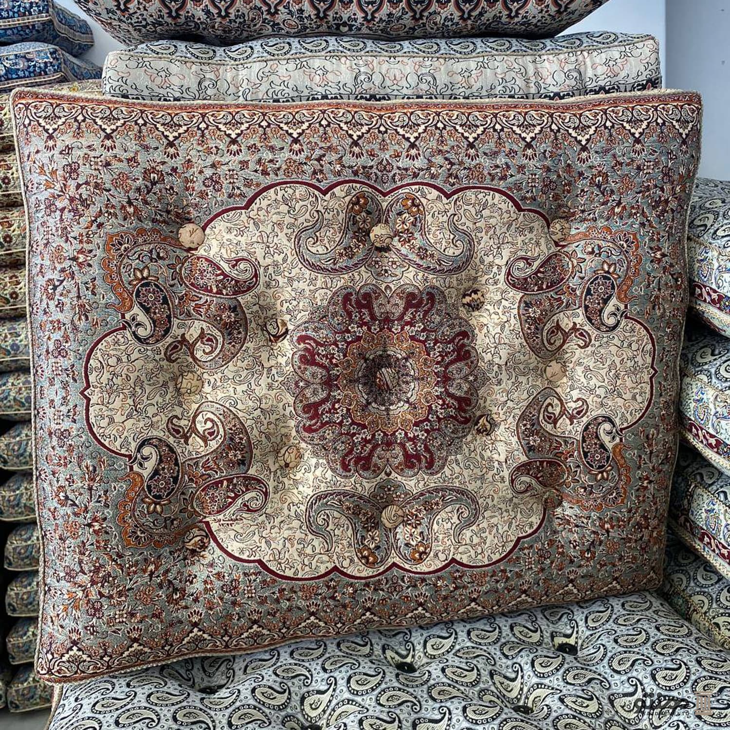 پشتی سنتی ترمه ترنج – بسته 2 عددی کرم — تصویر ۵