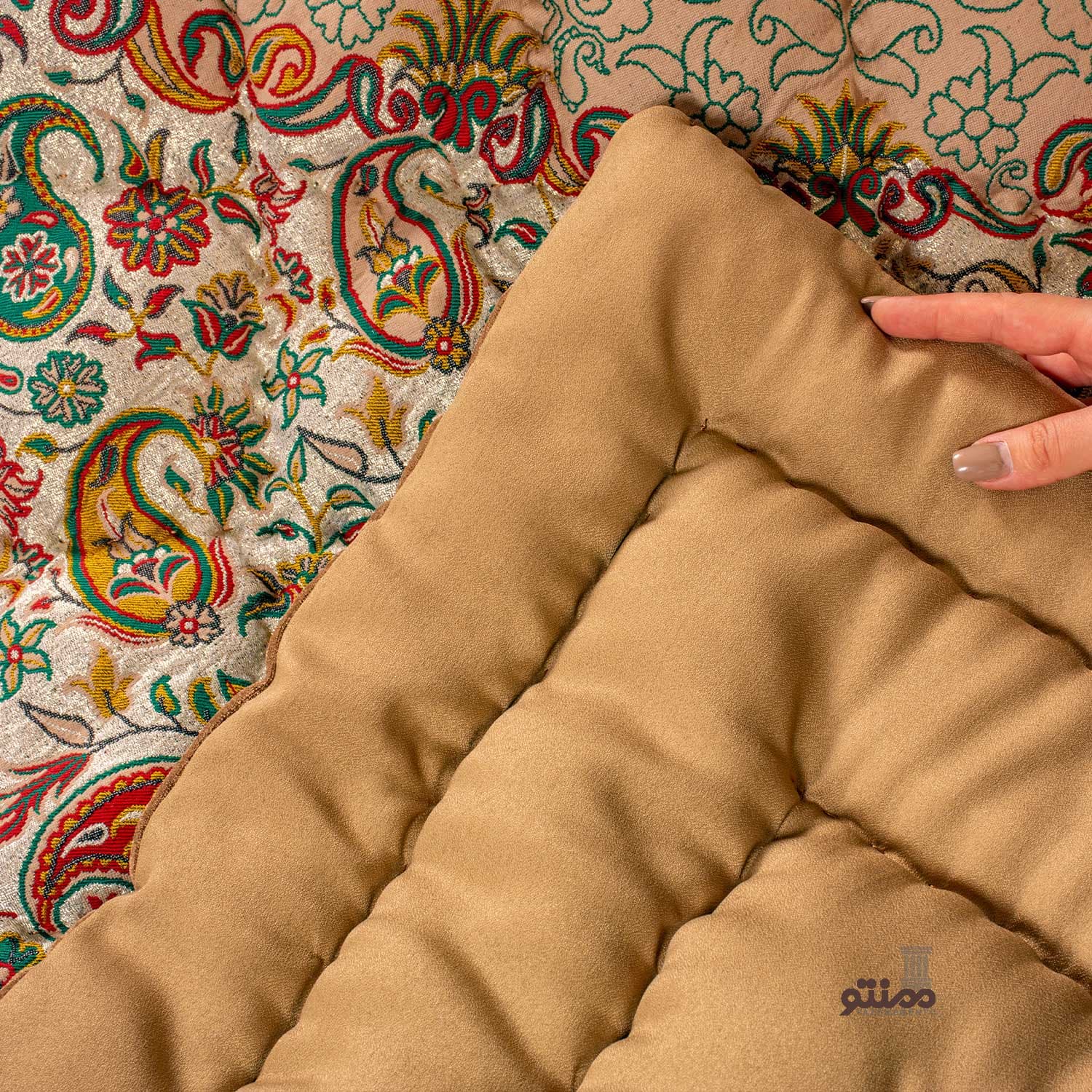 لحاف کرسی دست دوز ترمه طرح اردیبهشت رنگ کرم — تصویر ۱۲