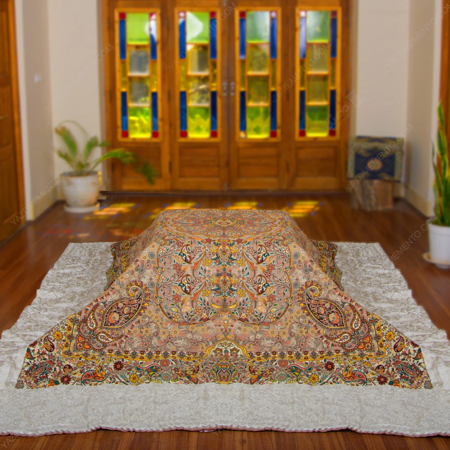 لحاف کرسی دست دوز ترمه طرح افشار رنگ کرم — تصویر ۸