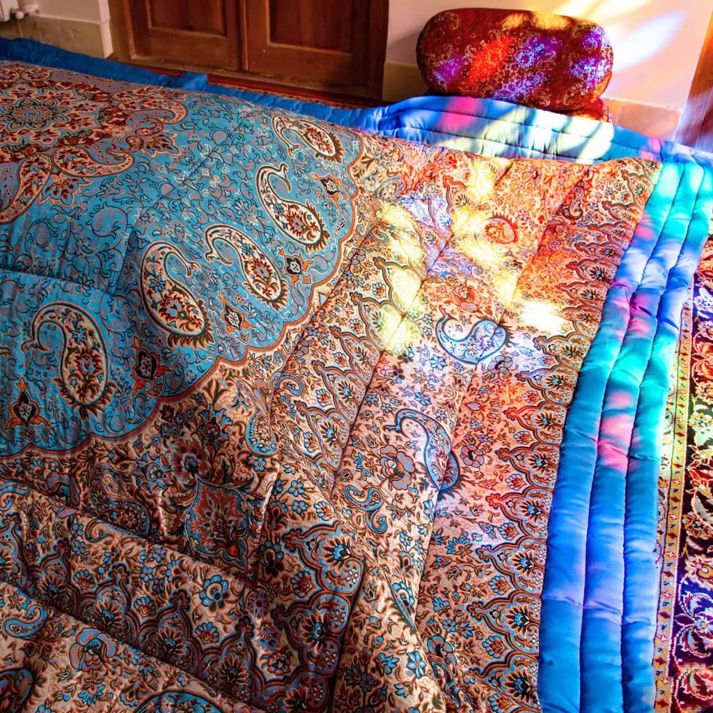 لحاف کرسی دست دوز ترمه طرح نسترن رنگ آبی — تصویر ۷