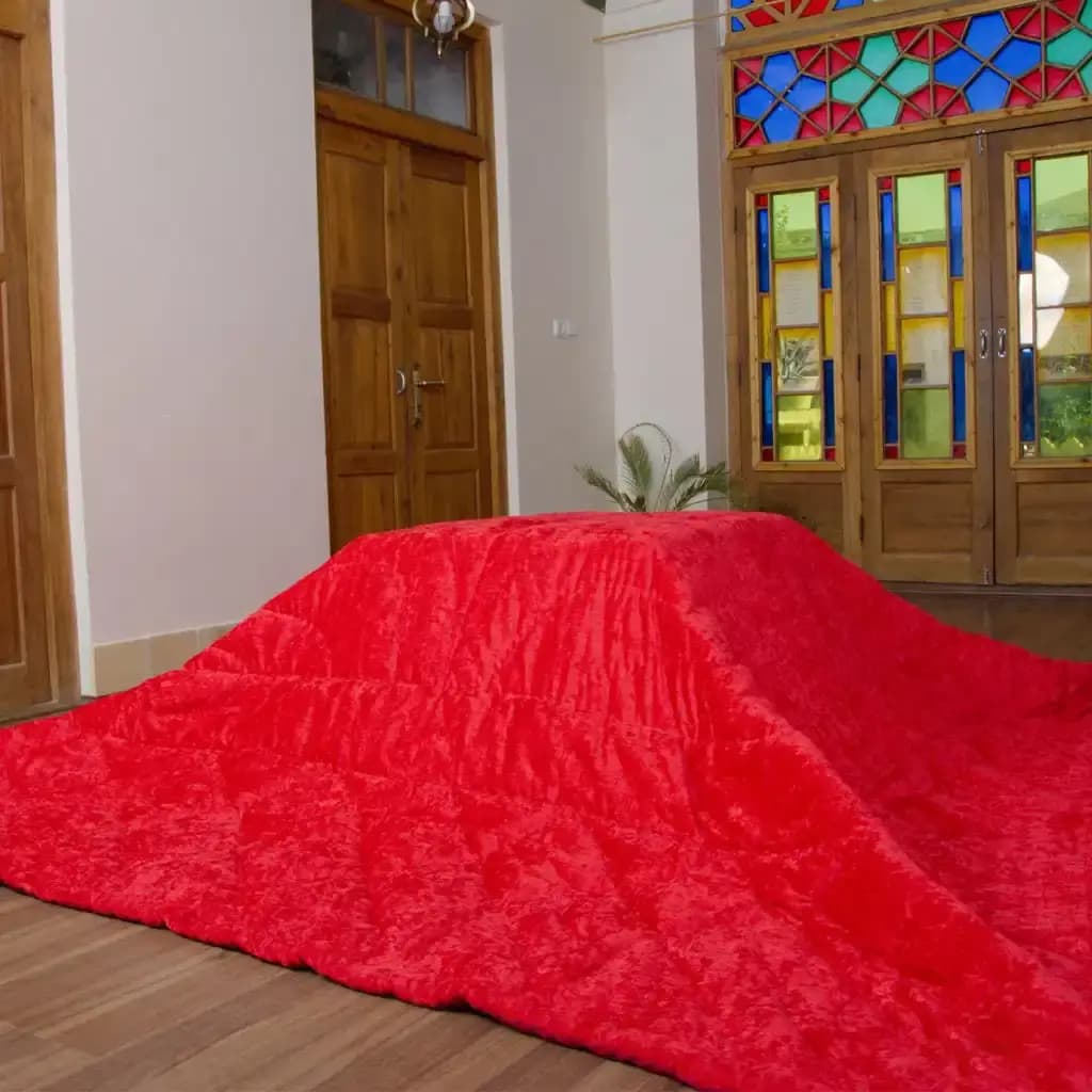لحاف کرسی دست دوز مخمل شانل رنگ قرمز — تصویر ۳
