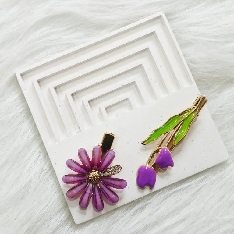 گیره مو وارداتی طرح بابونه و لاله بسته 2 عددی — تصویر ۴