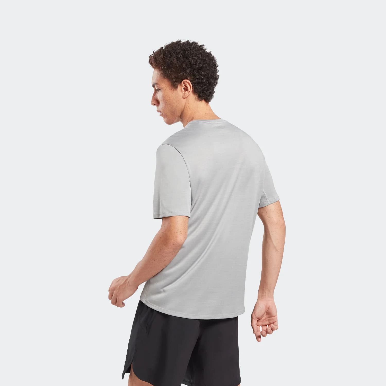 تیشرت مردانه ریباک مدل Melange Athlete T-Shirt — تصویر ۳