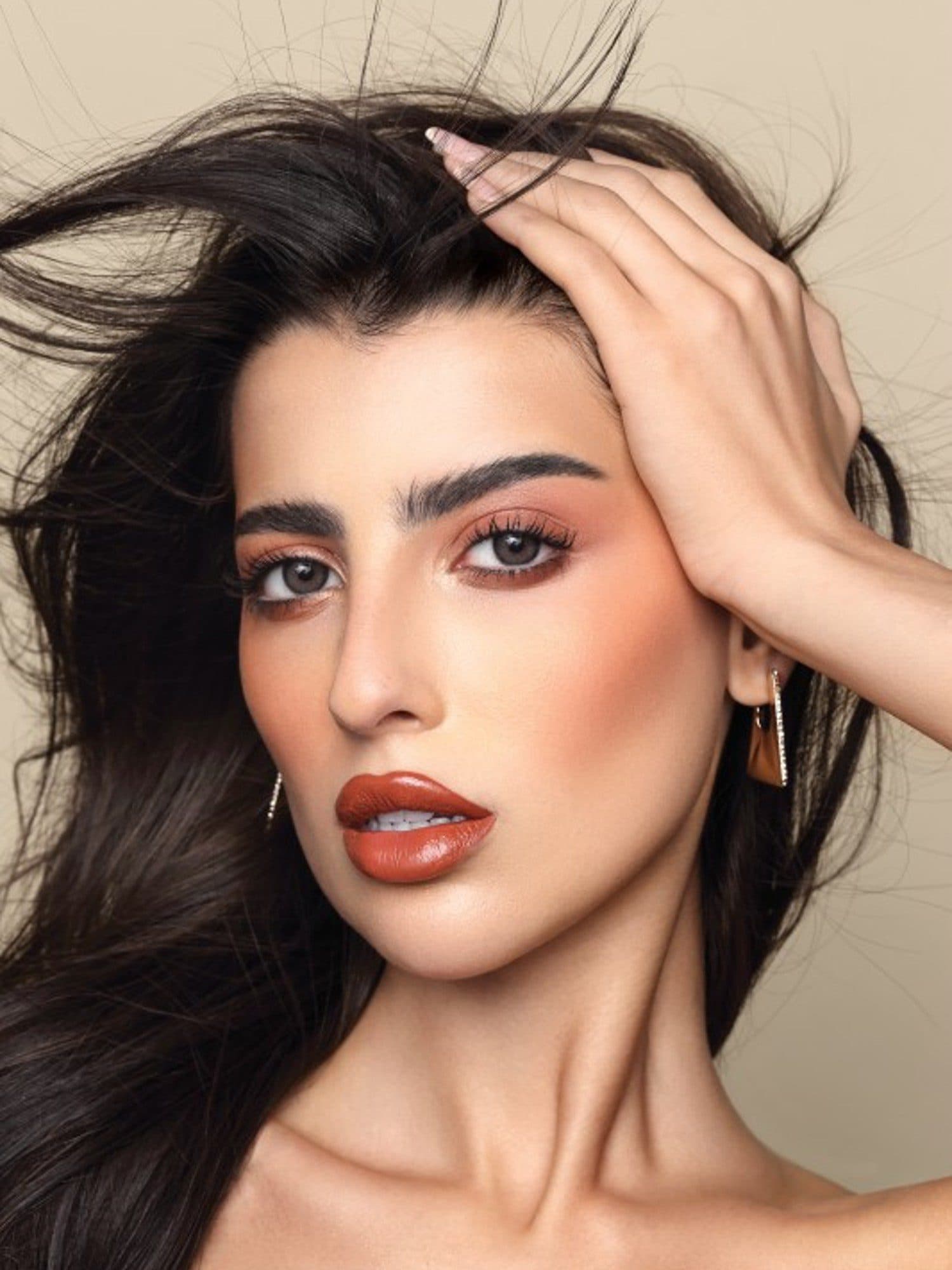 لنز رنگی زیبایی دهب نچرال گری DAHAB natural gray — تصویر ۳