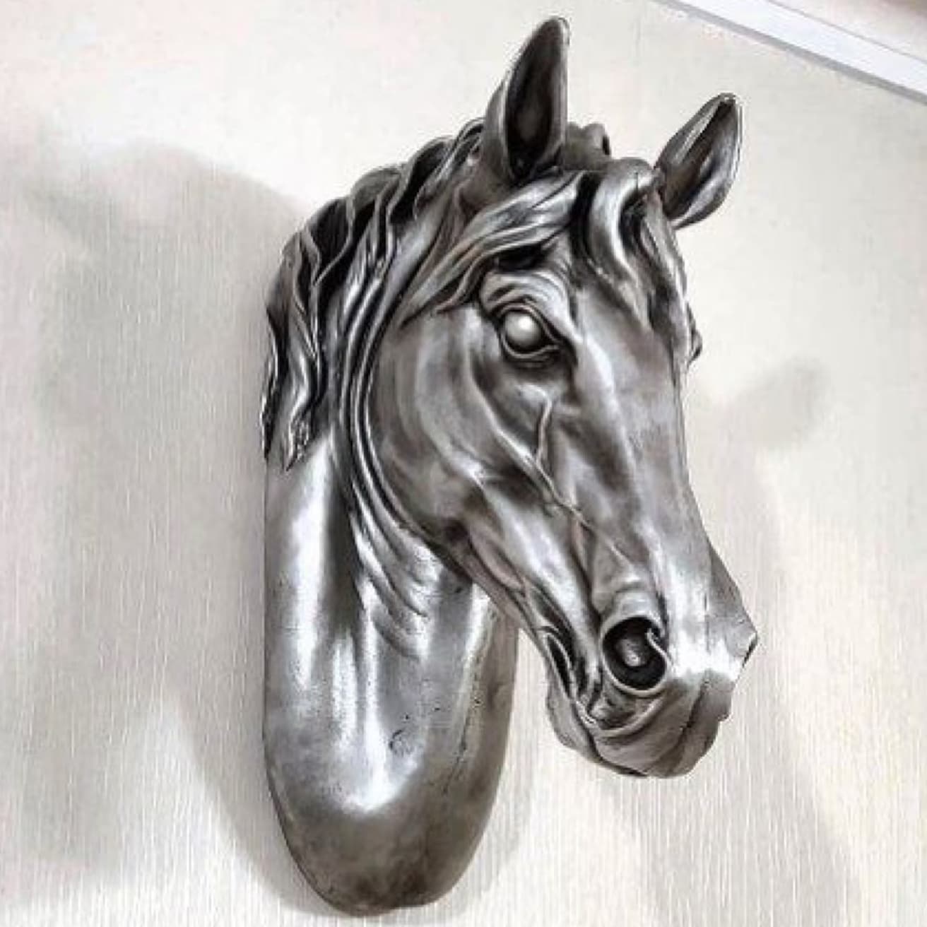 مجسمه دیوارکوب مدل اسب کوچک — تصویر ۲