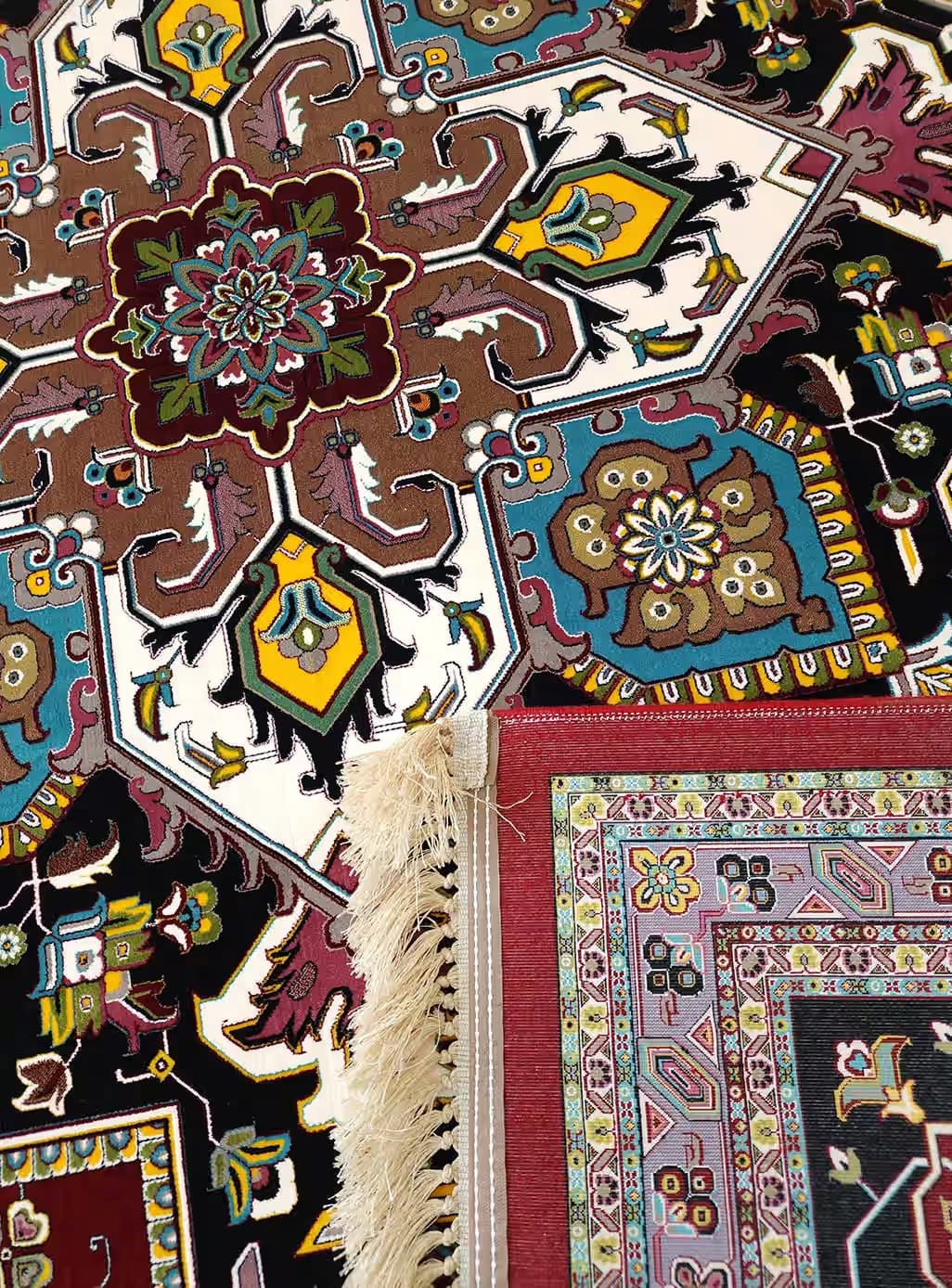 فرش ماشینی طرح هریس لاکی حاشیه سرمه ای 1200 شانه کد 1355 — تصویر ۷