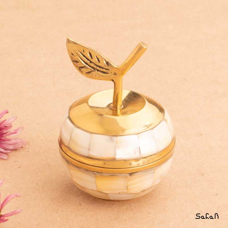ست هفت سین برنجی و صدفی طلایی کد 241 — تصویر ۵