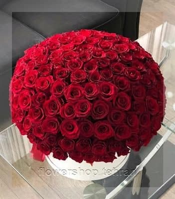 سفارش دسته گل قرمز با ارسال سریع و بستهبندی شیک