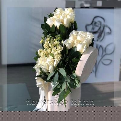 اگر دنبال هدیه شیک و بی‌دردسر هستی، باکس گل بنفش گزینه خوبی است