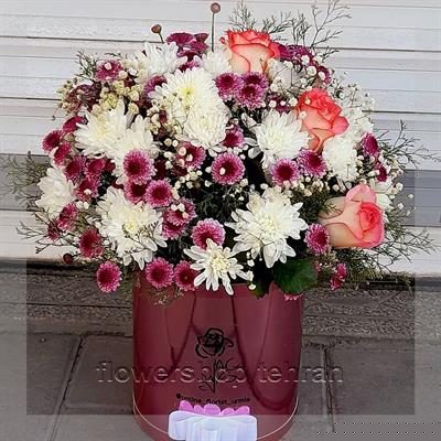 دسته گل عروس با گل نرگس و رز با گلهای تازه و دیزاین حرفهای
