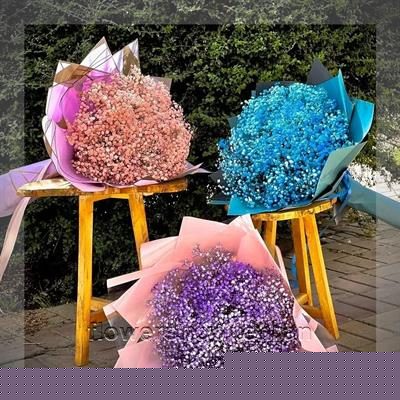 اگر وقت رفتن به گلفروشی را نداری، دسته گل رز هفت رنگ را اینترنتی سفارش بده